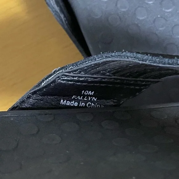 Vionic Sandals - Picture 5 of 7